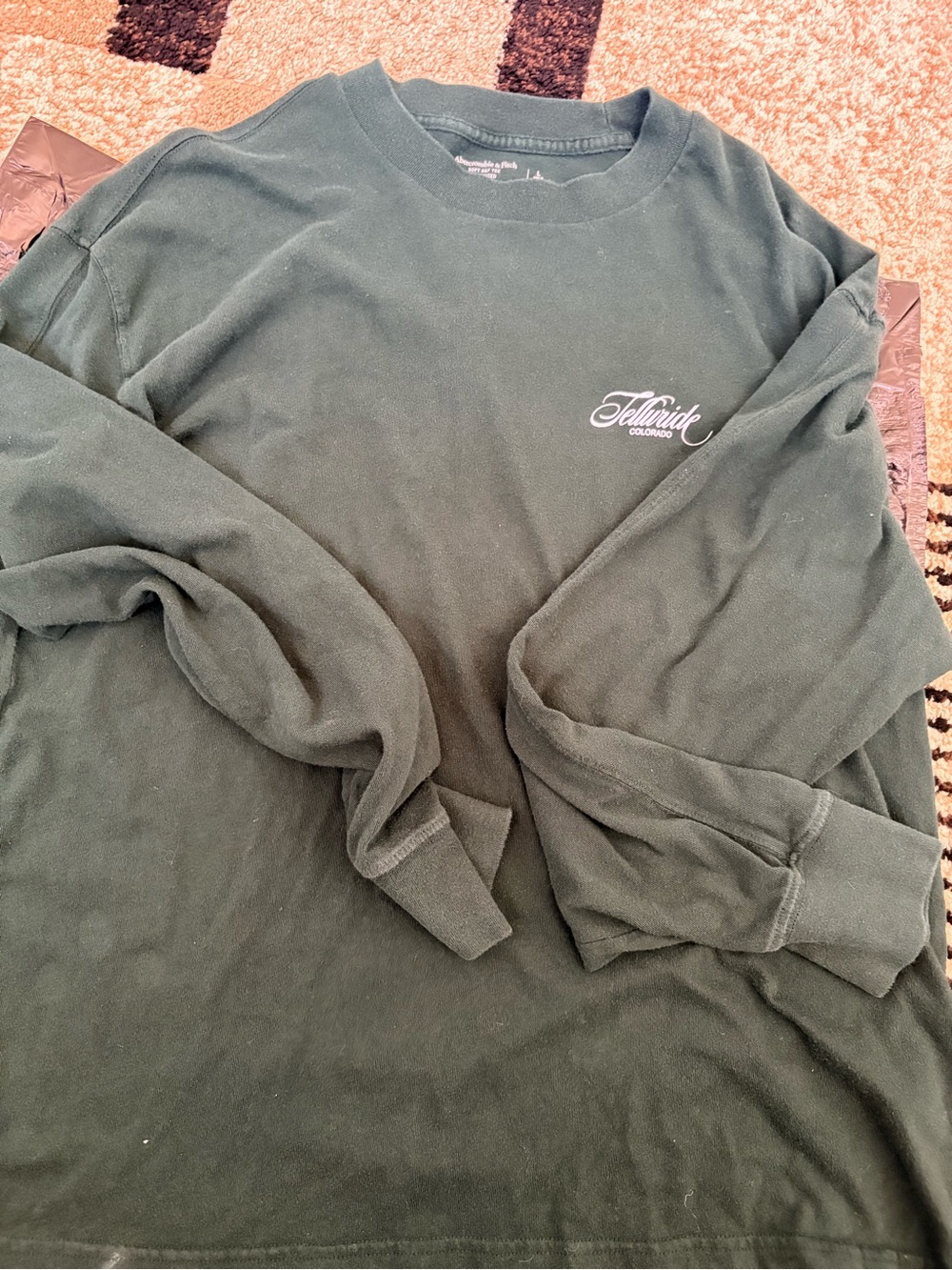 Telluride Long-Sleeve Crewneck Tee in Dark Green